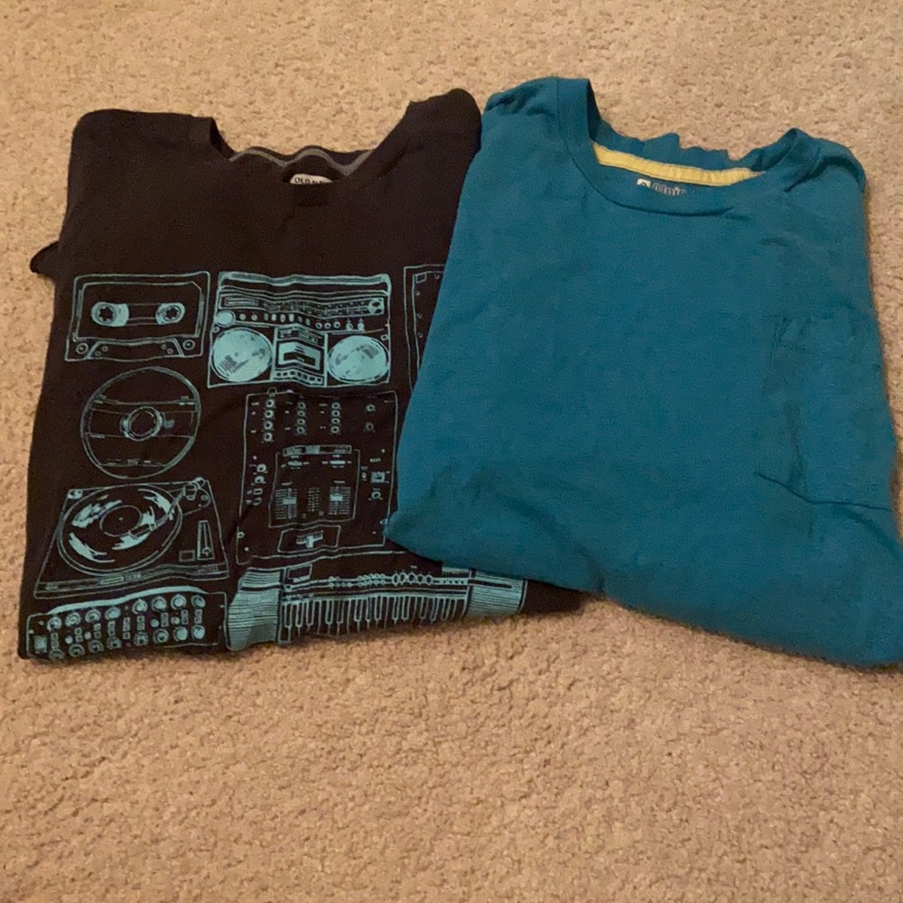 2 MENS EVERYDAY SHIRTS